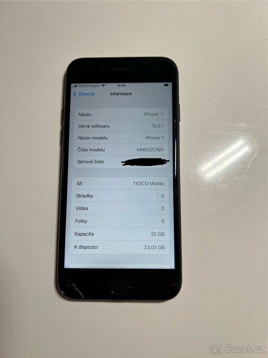 iPhone 7 32gb Černy v dobrem stavu - 7