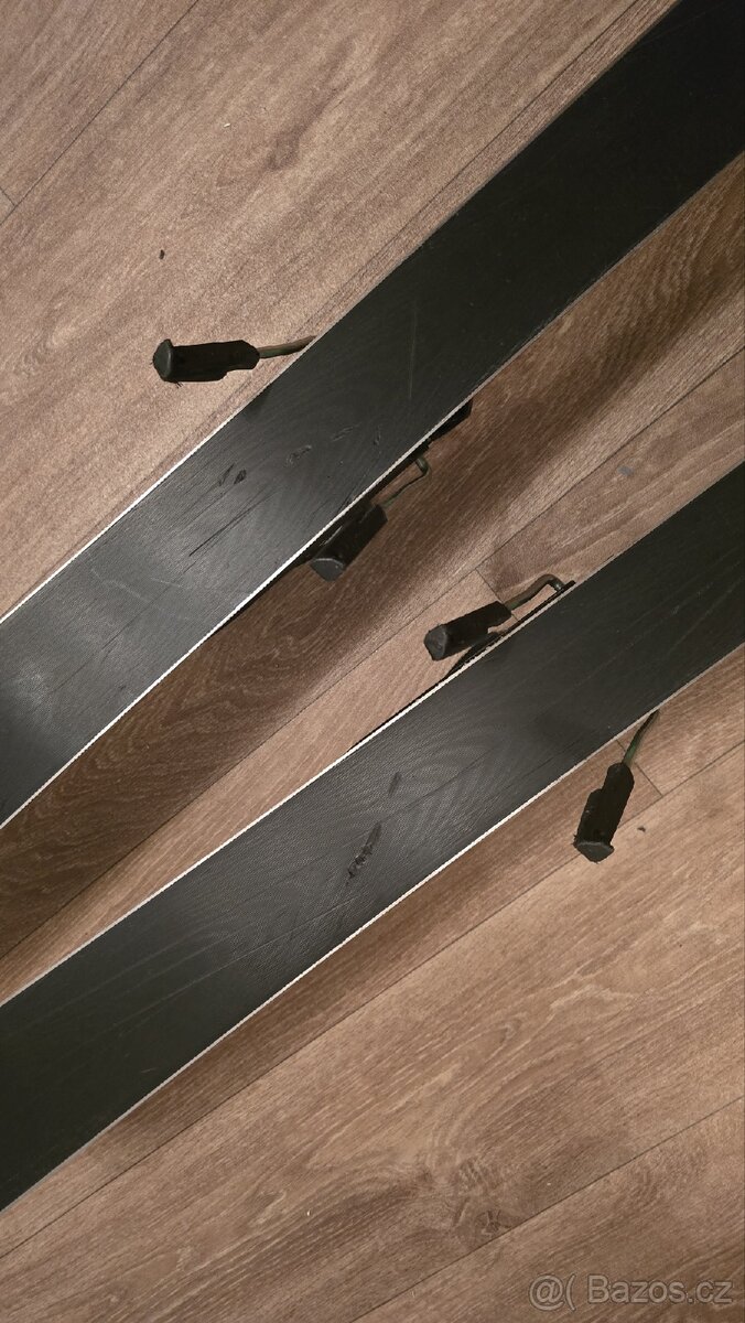 Švýcarské Stöckli lyže Team SX 140 cm + sportovní hůlky - 7