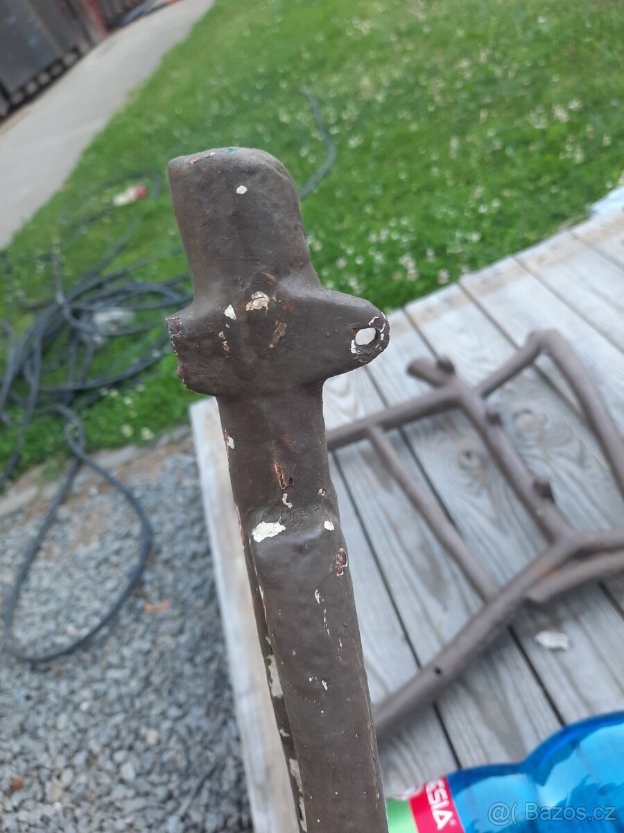 Litinová lavička bočnice - 7