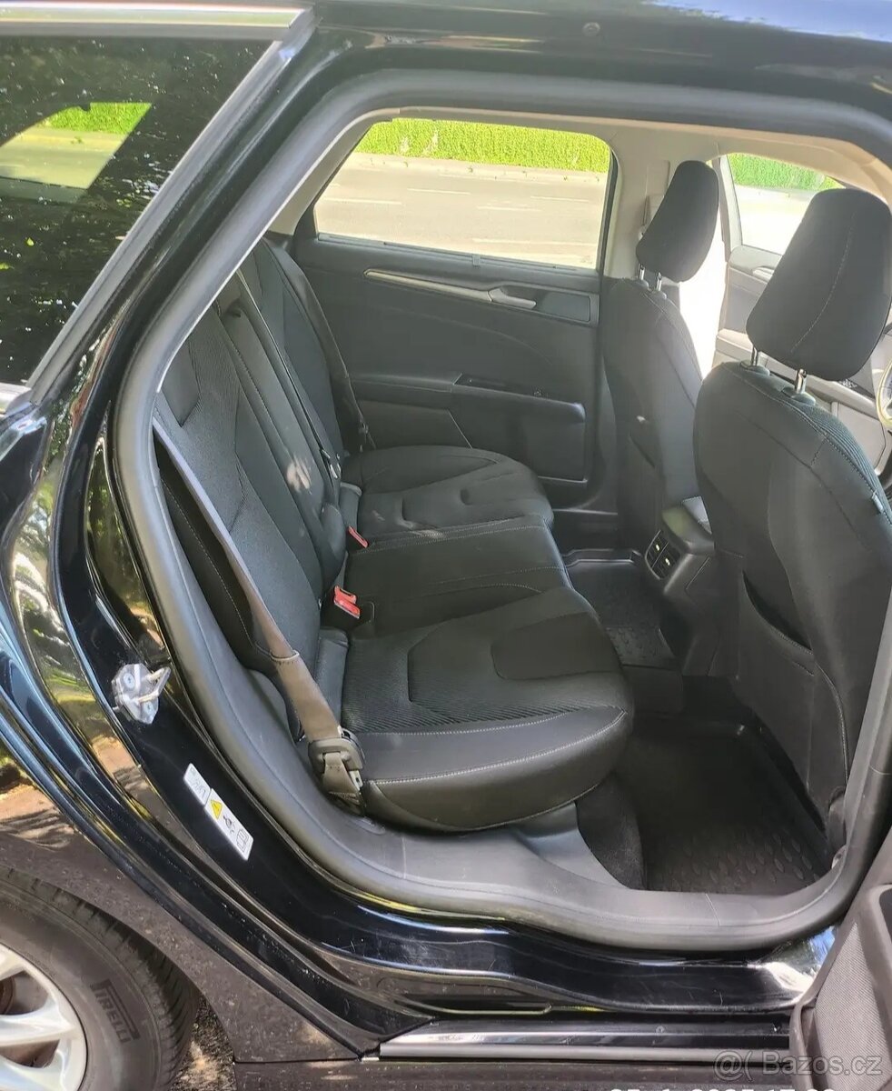 PRODÁM luxusní Mondeo kombi 2TDCi, Titanium, 110kW, 2018 - 7