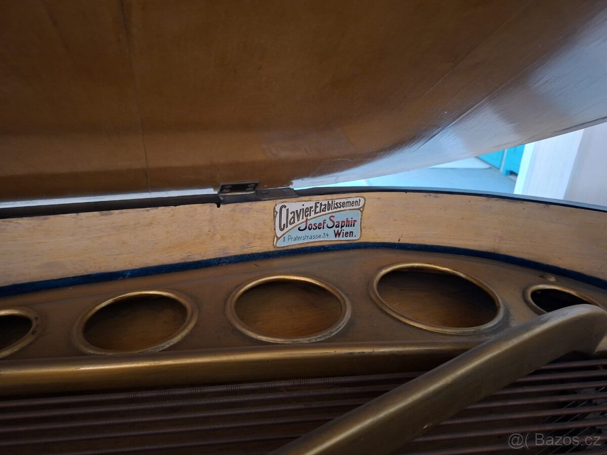 Klavír - křídlo - 7