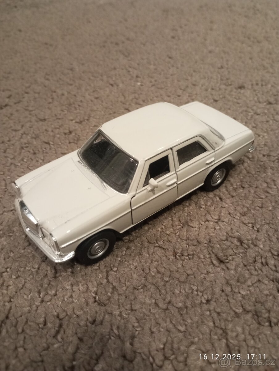 Prodám sbírku historických aut možno i po 1 kuse - 7