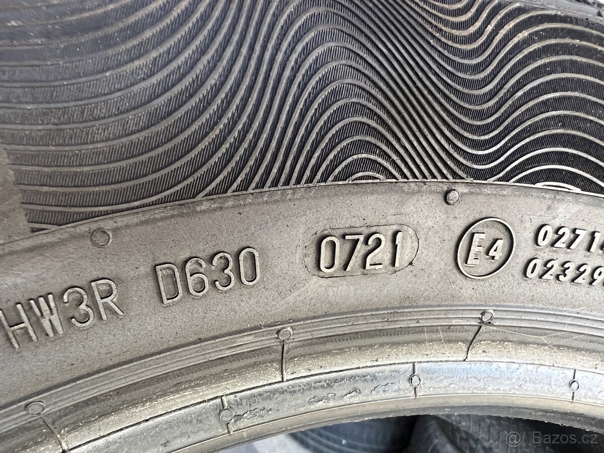 Prodám letní 4ks 215/55R17 Continetal - 7