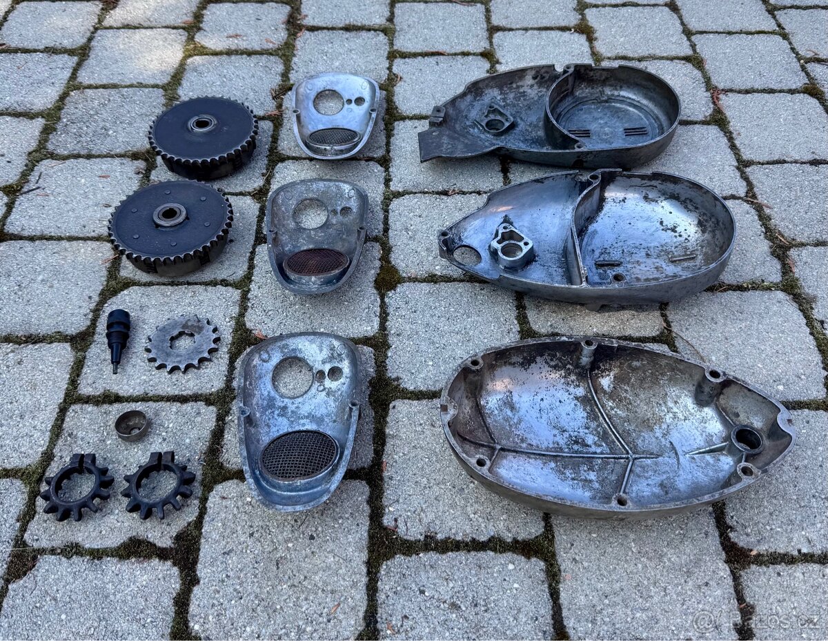 ČZ 125 B T 125 150 C, kývačka - díly motoru - 7