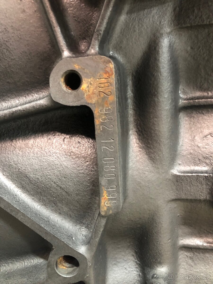 Blok motoru Mercedes m102 - 7