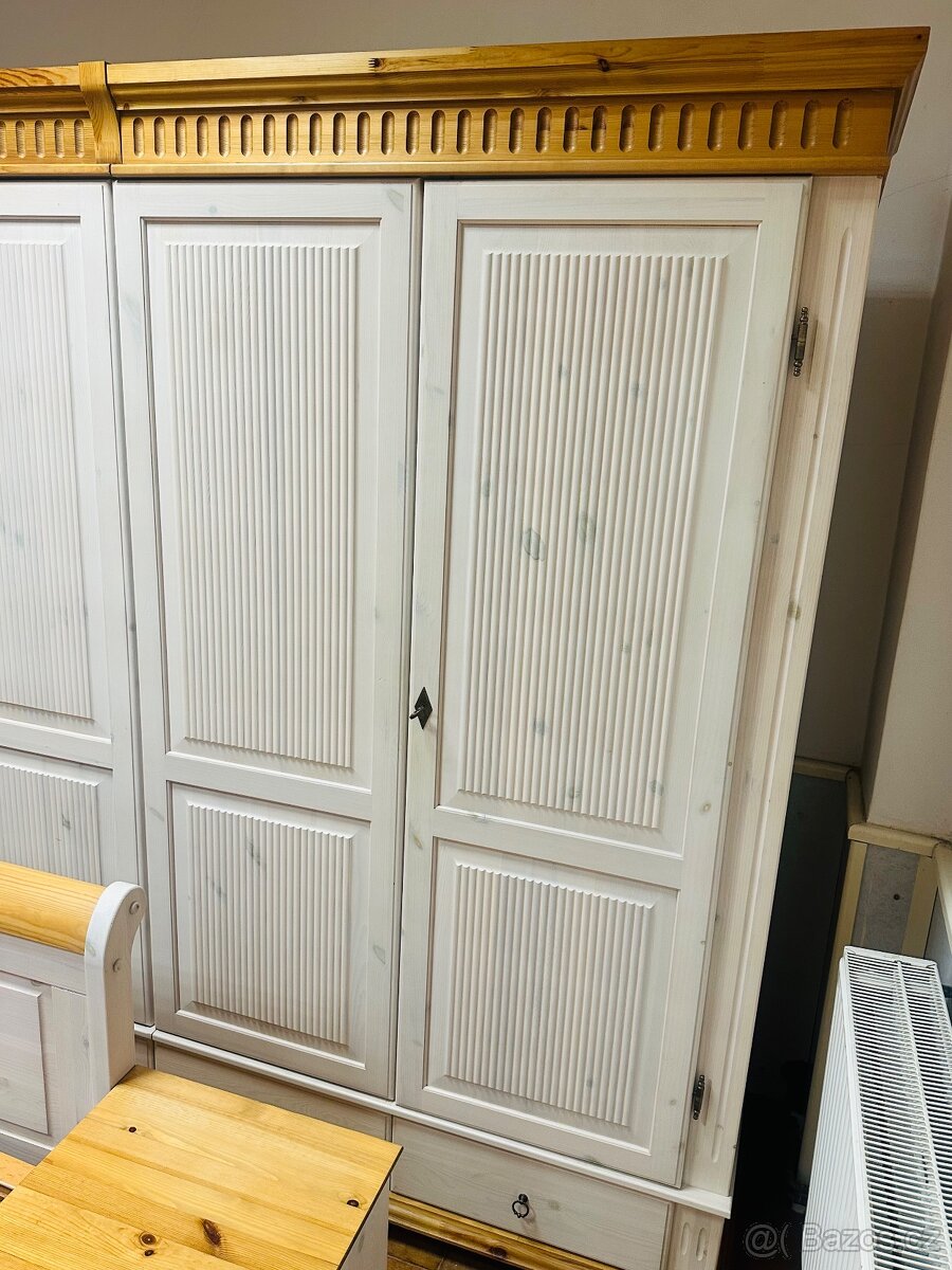 Celomasivní ložnice Gustav,velká skříň - 7