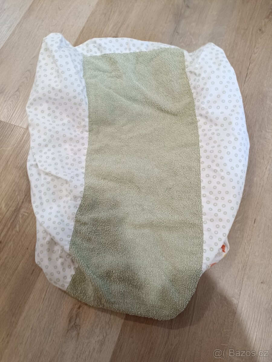 Přebalovací pult s vybavou - 7