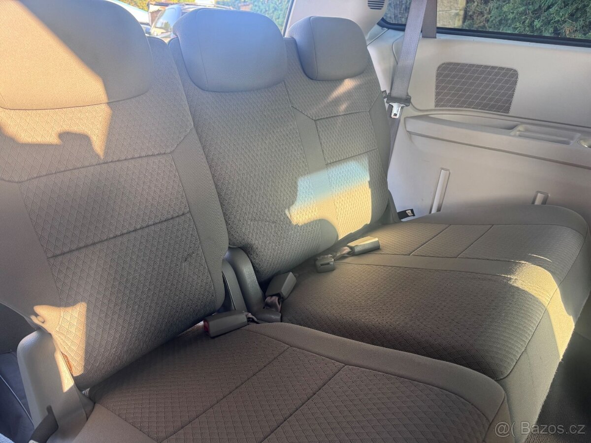 Chrysler Town Country 3,3 V6 RT 2009 DPH - 7