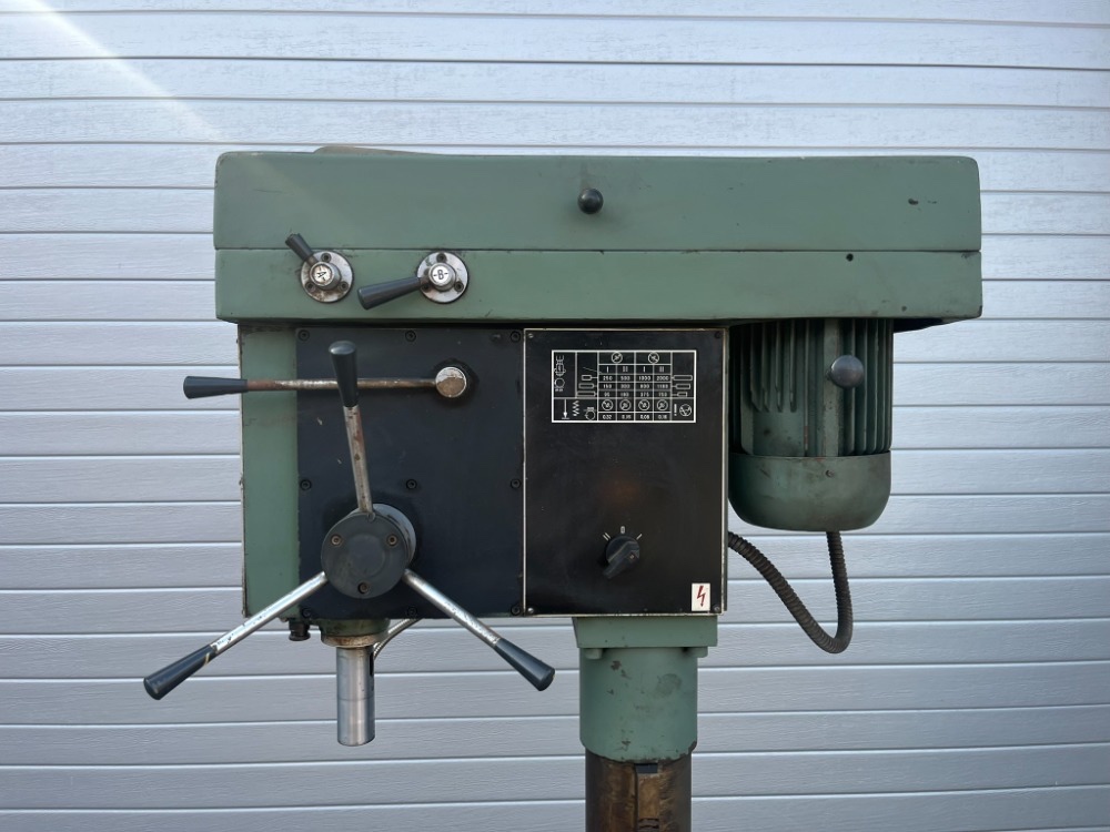 137. Sloupová vrtačka NK 203 - 7