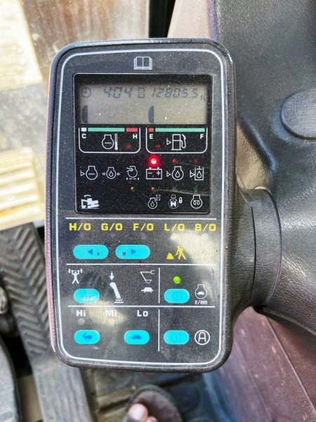 33t rypadlo pásové Komatsu - 7