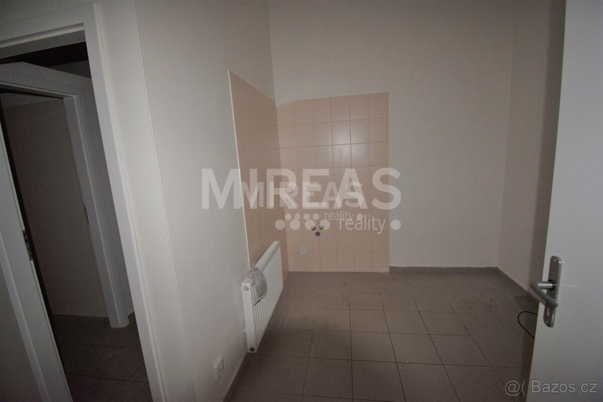 Milovice. Pronájem komerčního prostoru 120 m2 (bývalá zastav - 7