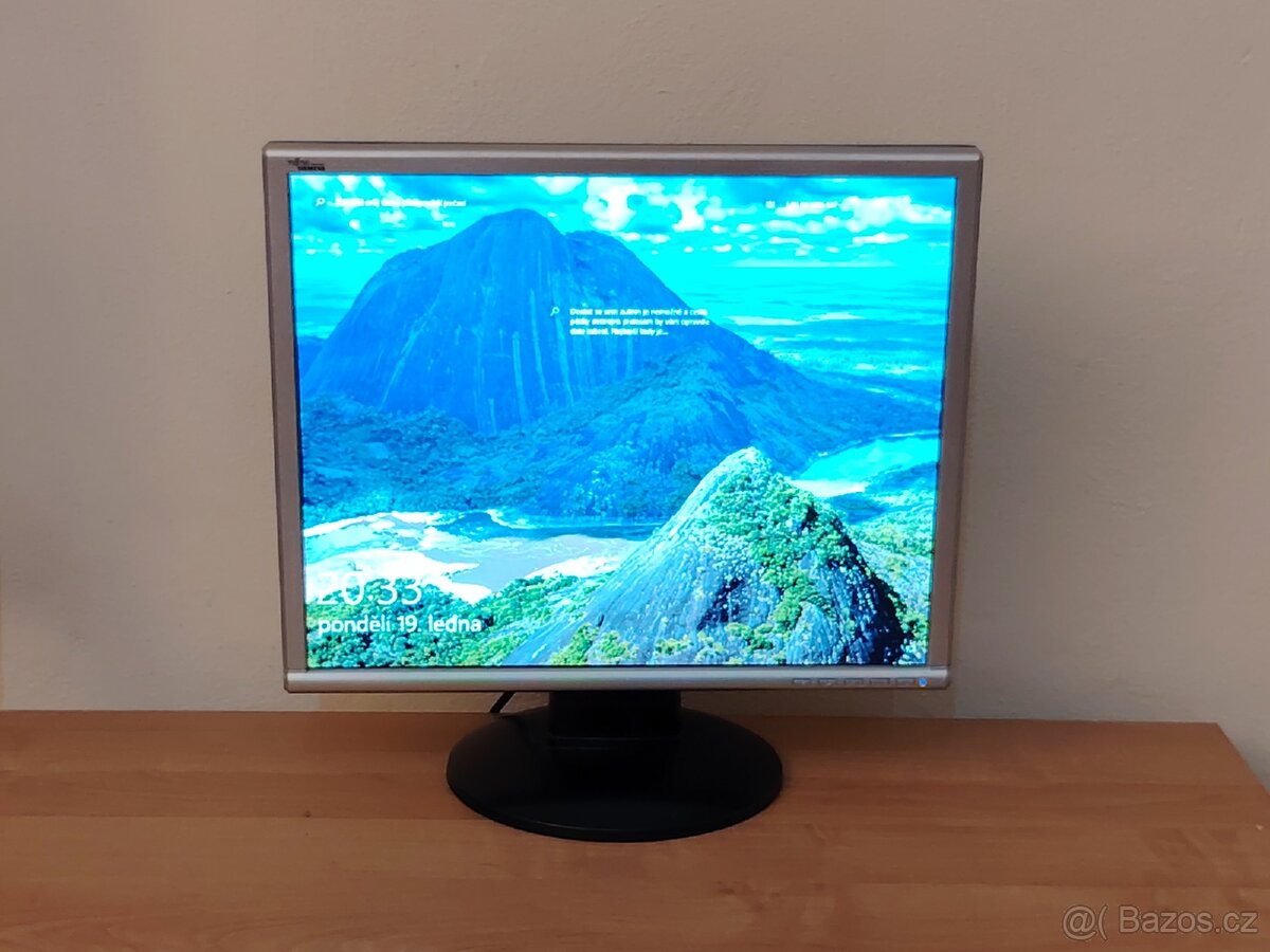 PC monitory Asus a Fujitsu Siemens - 7