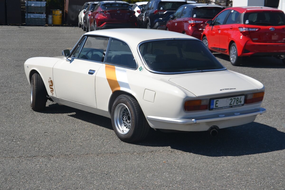 Alfa Romeo GT Junior 1600 GT coupe - 7