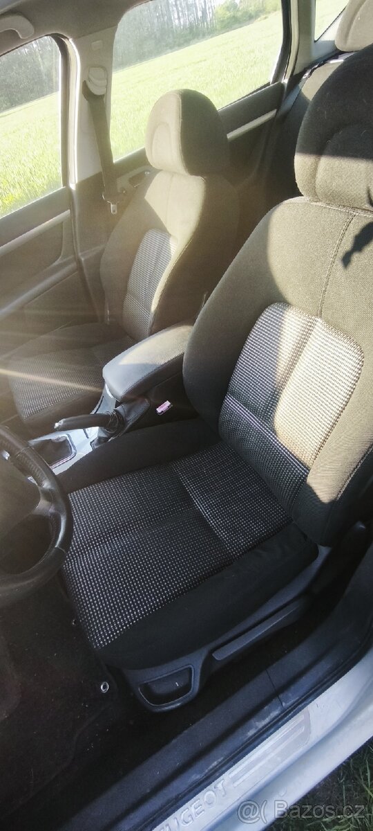 Peugeot 407SW - 7