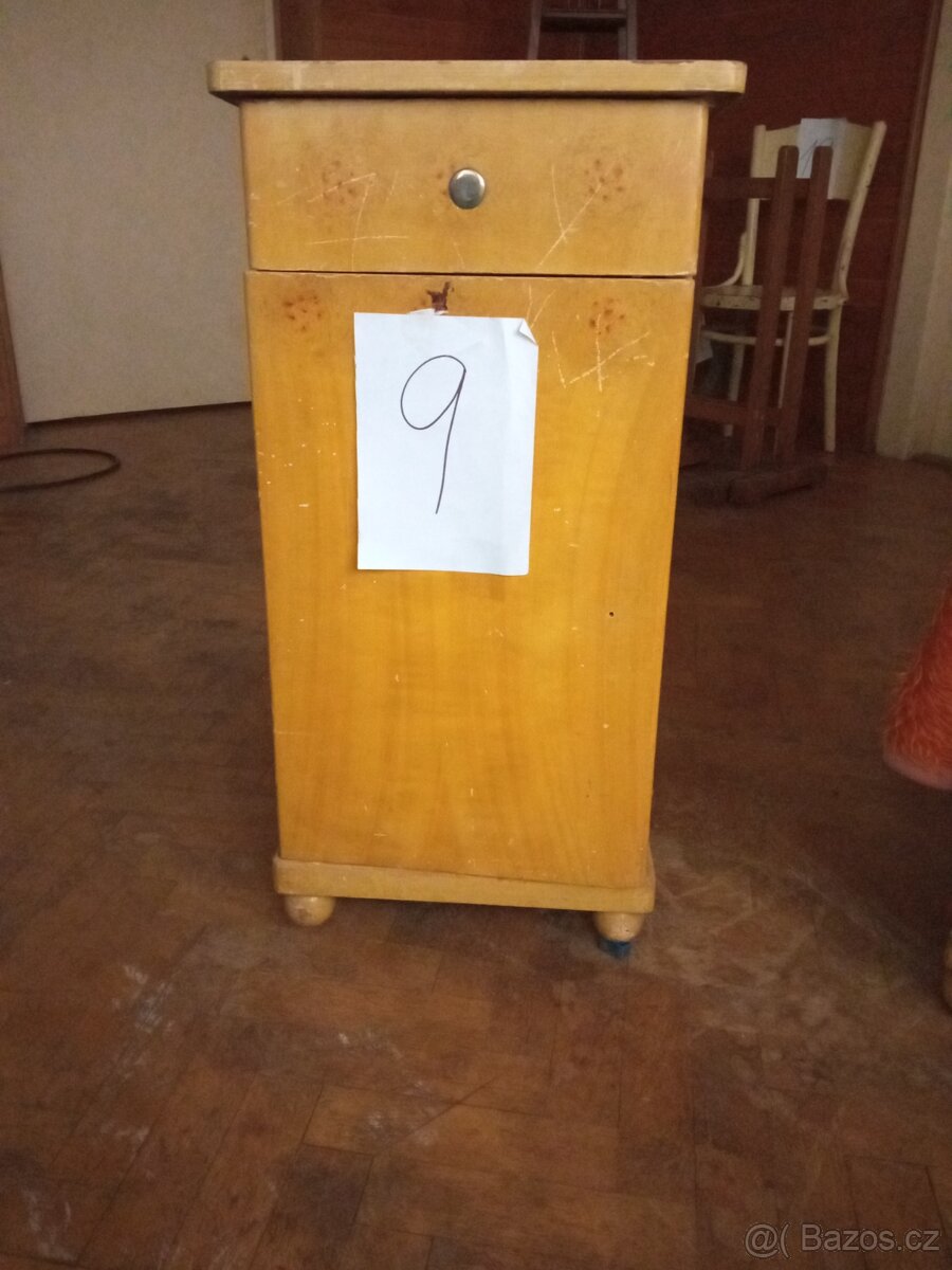 Starožitný nábytek - 7