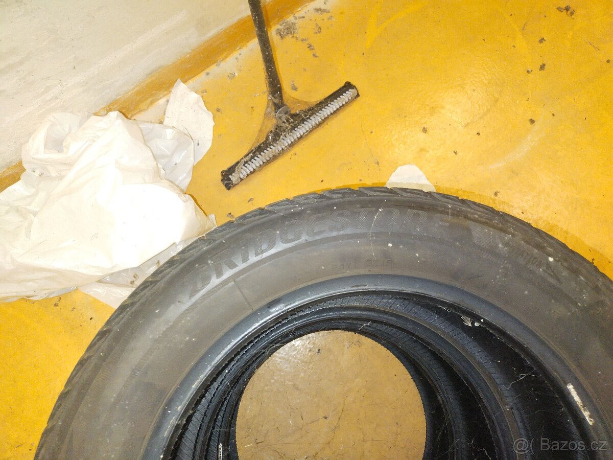 Bridgestone Blizzak LM-32 235/55 R17 - 7