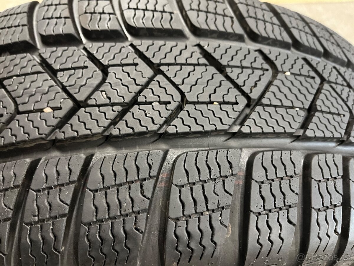 VW Golf IIV R18 Zánovní zimní sada - 7