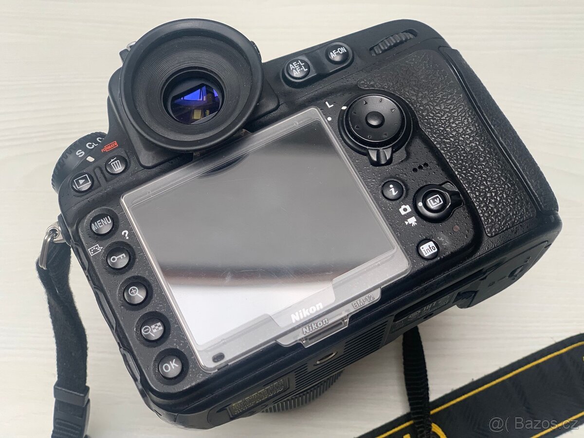 NIKON D810 - 29.926 závěrek, plus objektiv Tamron 45mm - 7