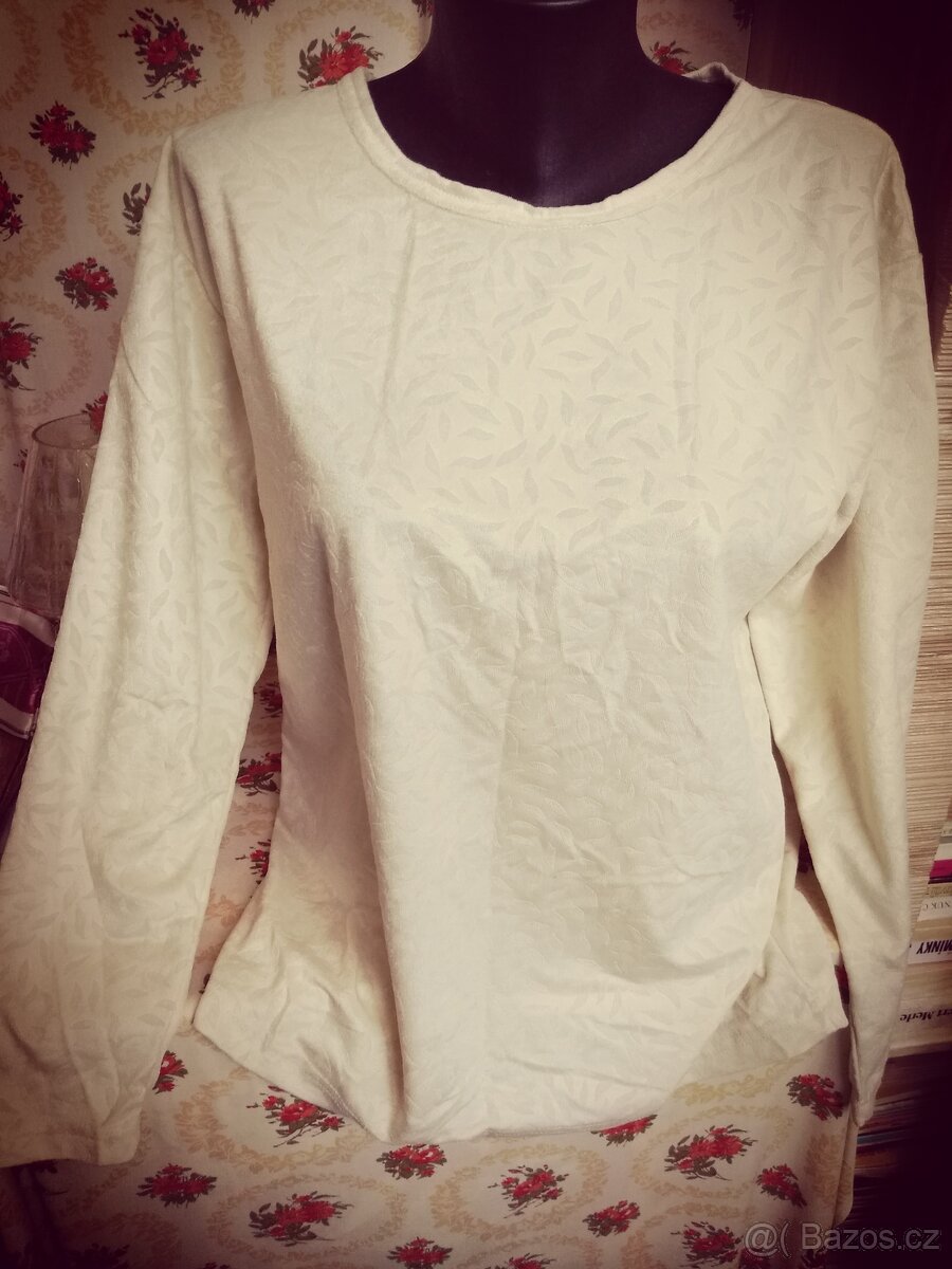 Halenky-mikiny-svetříky - 7