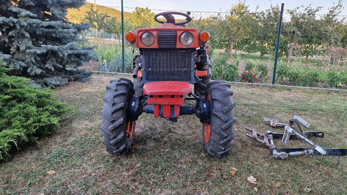 Malotraktor Kubota B6000 (4×4) + PRÍSLUŠENSTVO - 7