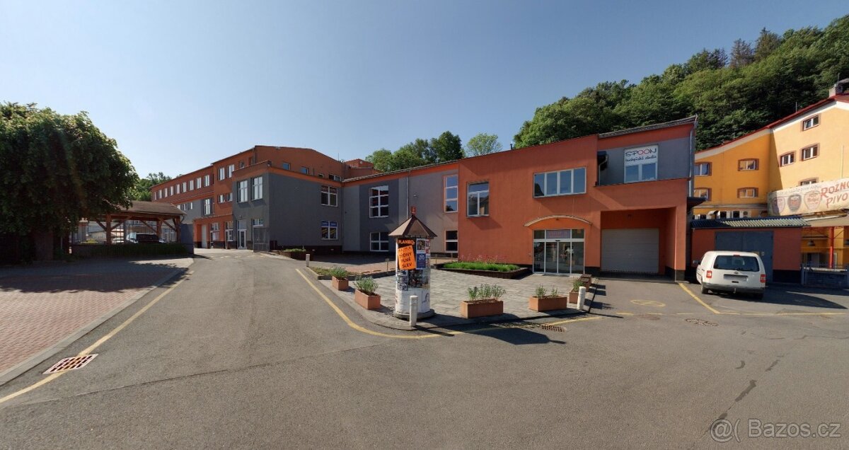 PRONÁJEM PROSTOR PRO SLUŽBY KOSMETIKY, MANIKURY - 14m2 - 7