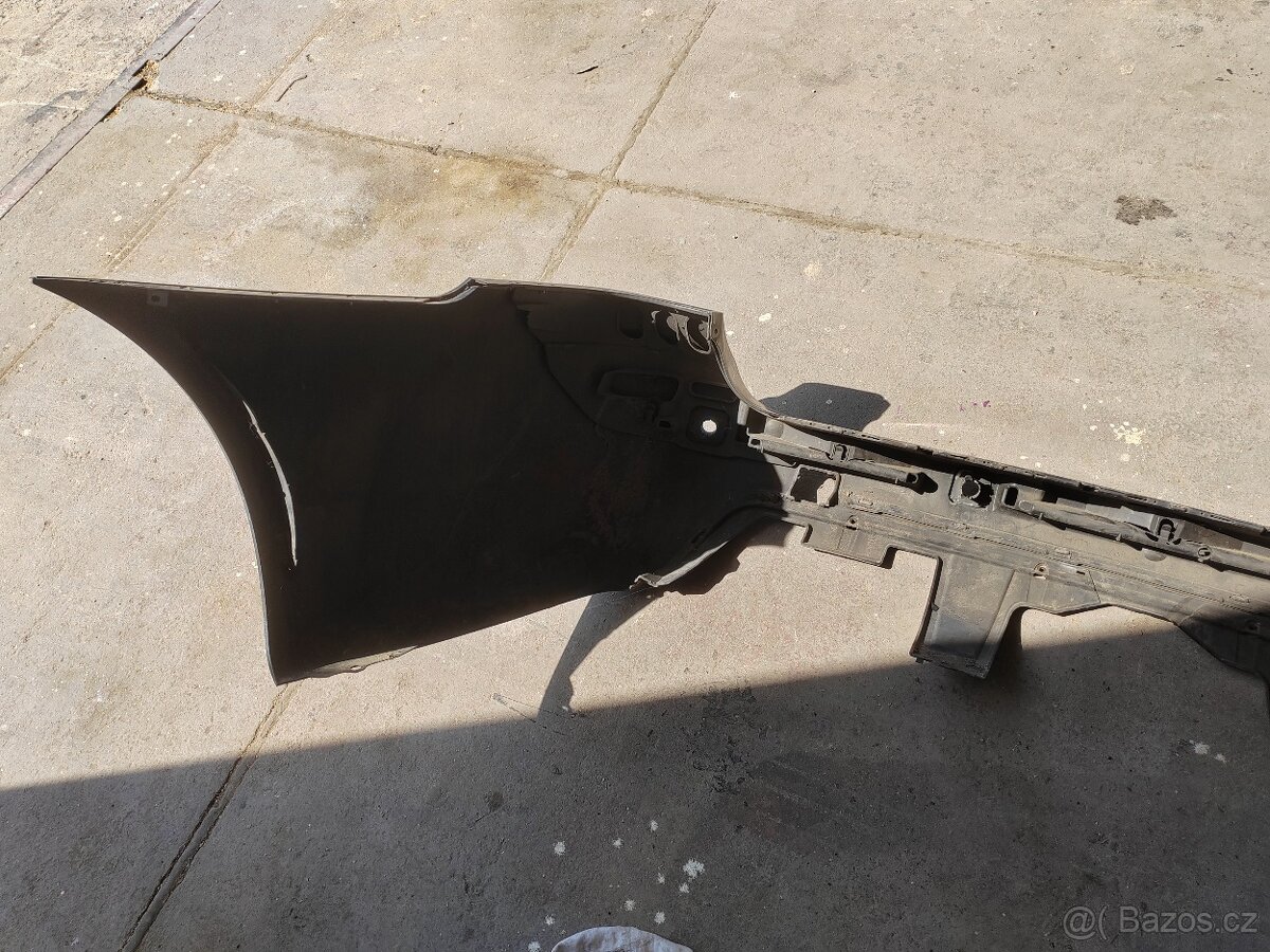 BMW E61 TOURING- zadní nárazník M- paket - 7