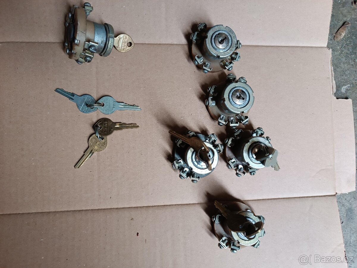 Originální nova spínací skříňka relé dobíjení 6V 12V - 7