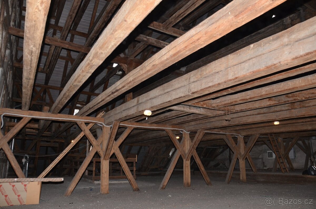 Zajišťujeme zdarma demolice starých střech a objektů - 7