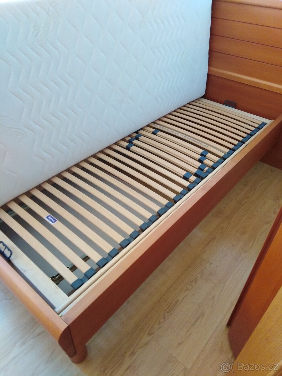 Postel + 2 rošty + matrace - 7