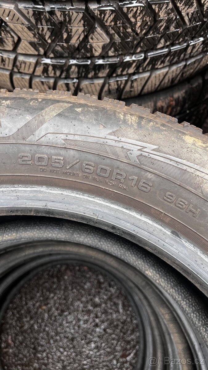 205/60 R16 GOODYEAR Ultragrip Performance 3 - 7