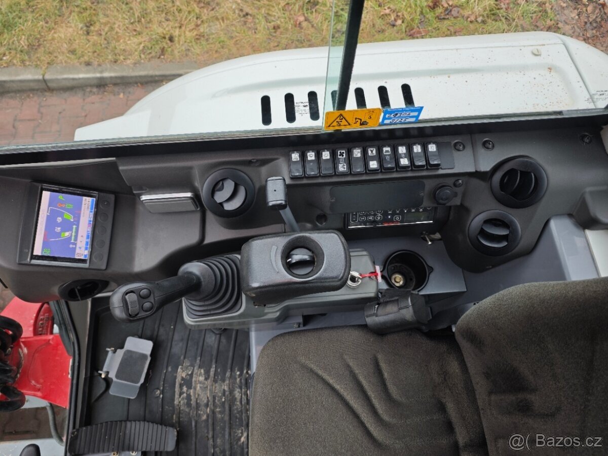 Takeuchi TB230 - Powertilt - 7