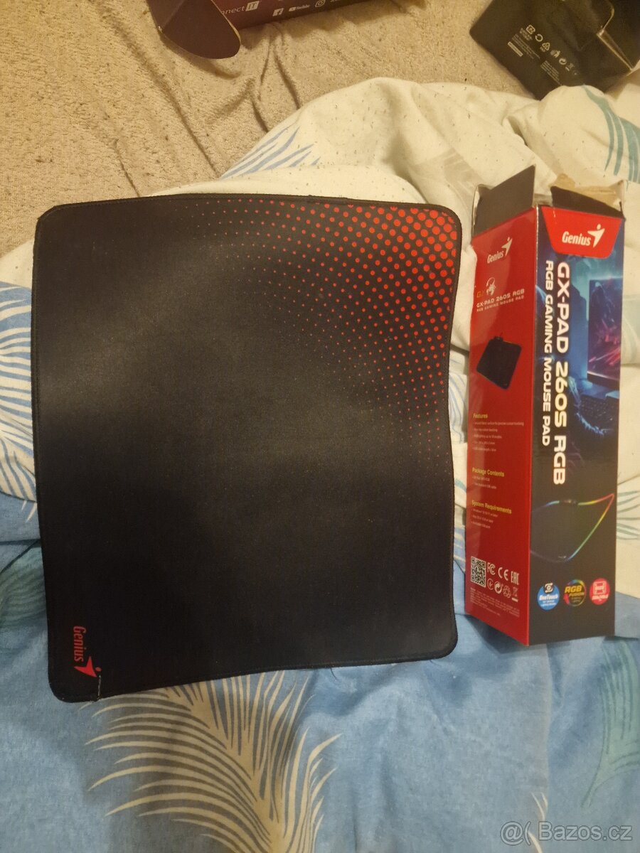 PC z monitorem a příslušenství - 7