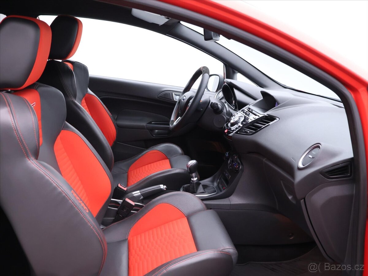 Ford Fiesta 1,6 ST 134kW Recaro Kůže (2013) - 7