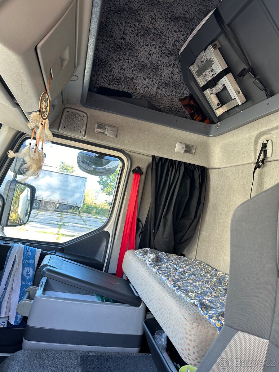 Renault D skříňové solo 12t - 7