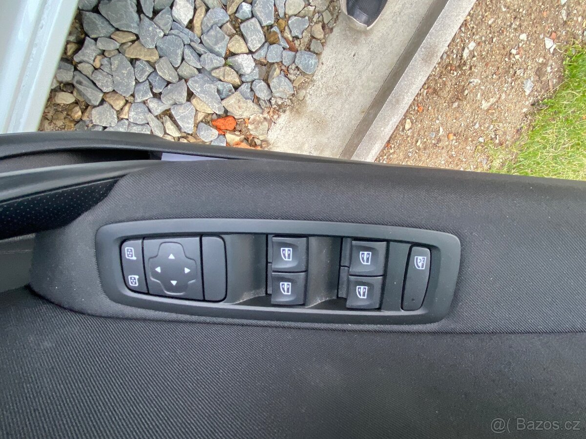 Renault Mégane IV Facelift 2021 - 7