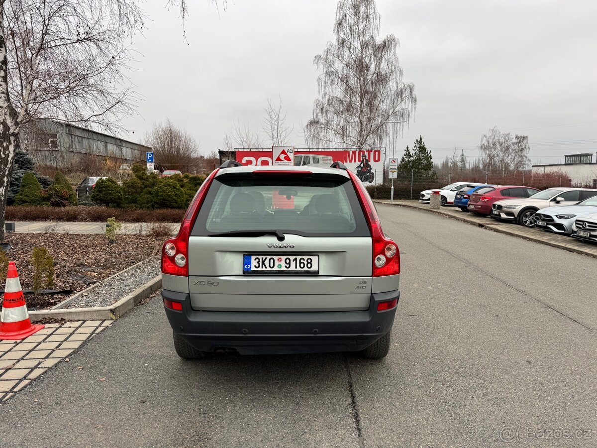 Volvo XC90 2.4D5 Diesel 120kw,AWD,Manuál,STK:7/2027,4X4 - 7