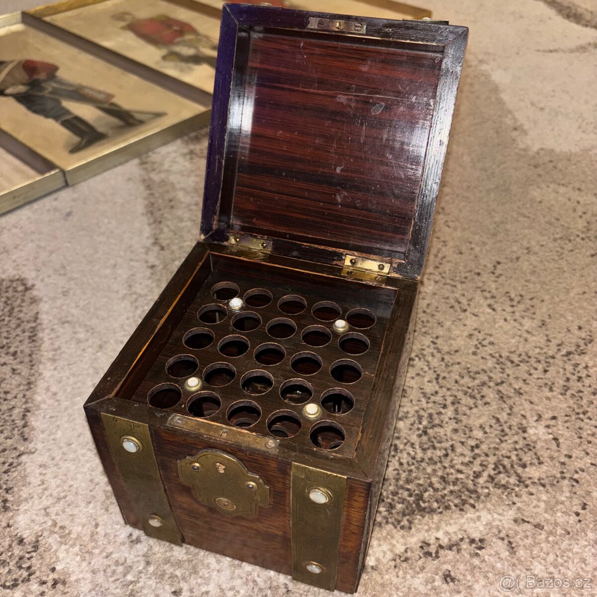 Dřevěná krabice na doutníky - 7
