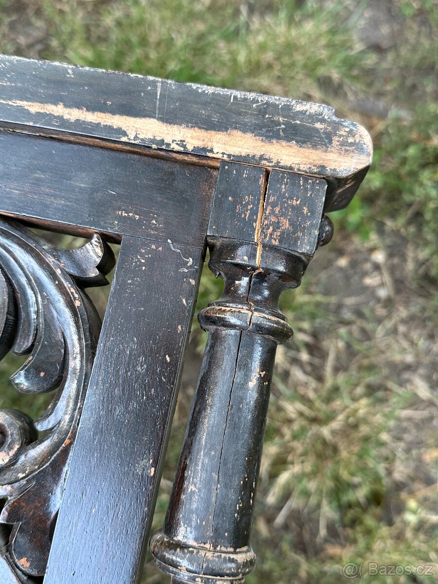 Krásně zdobené křesílko - 7