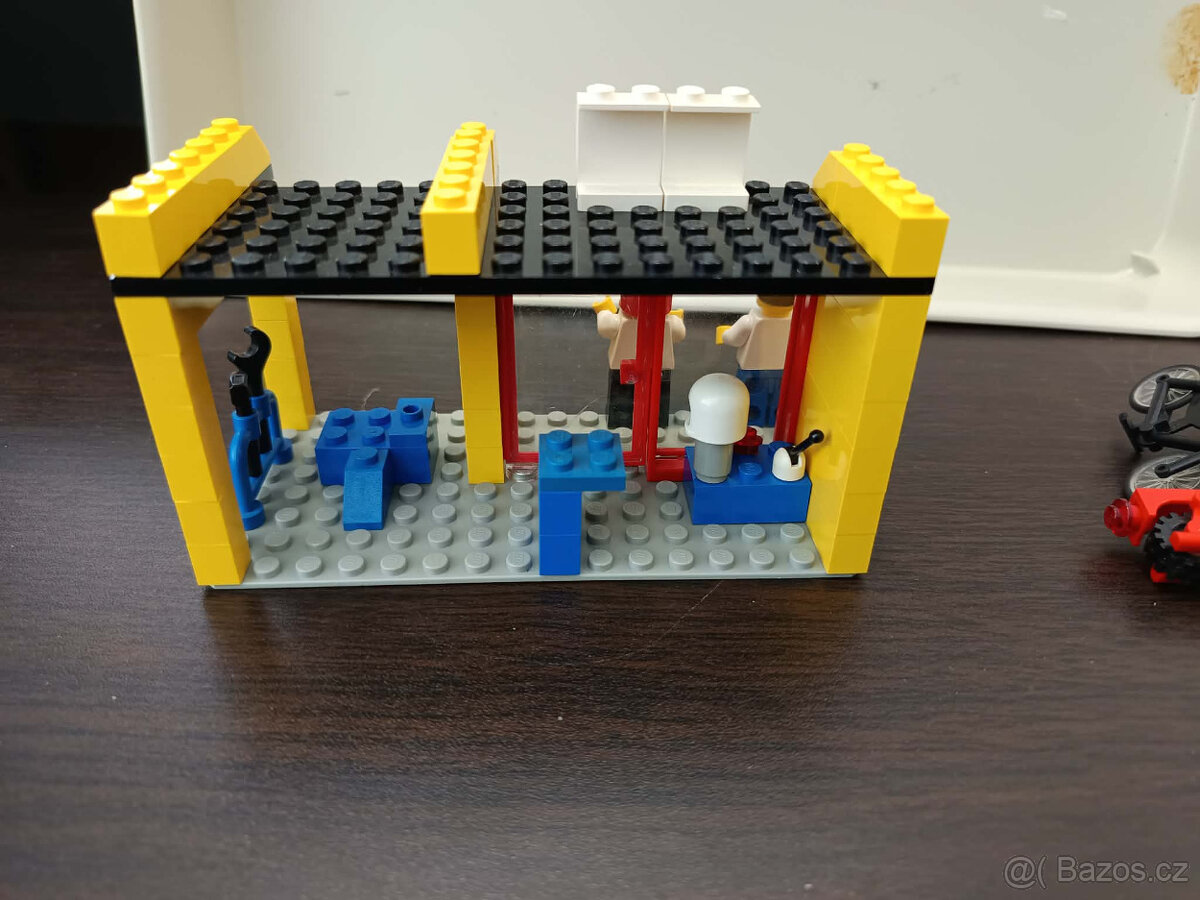 LEGO Town 6699 Cycle Fix-It Shop - 7