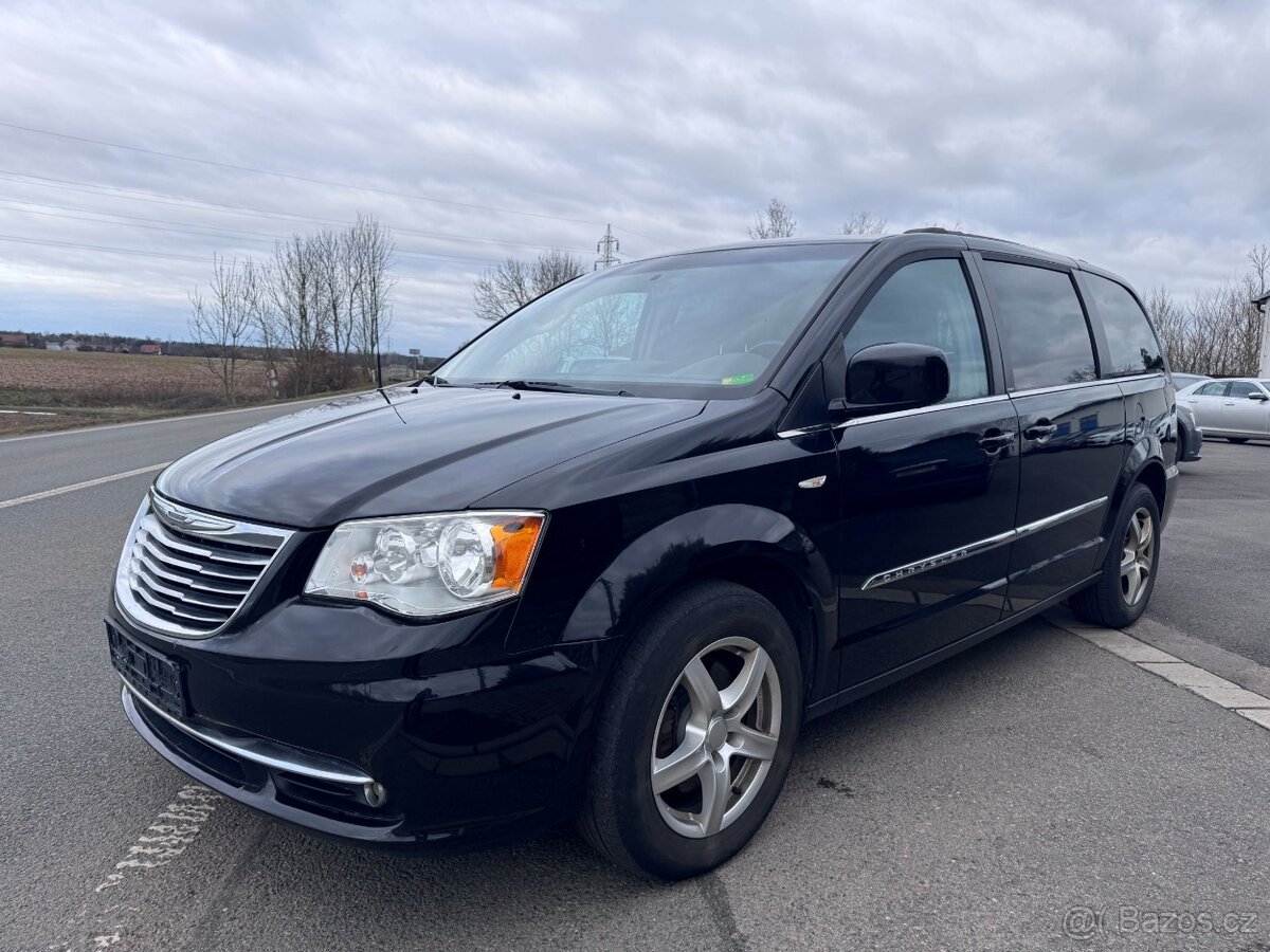 Chrysler Town Country 3,6 RT Penta DVD 2014 - 7