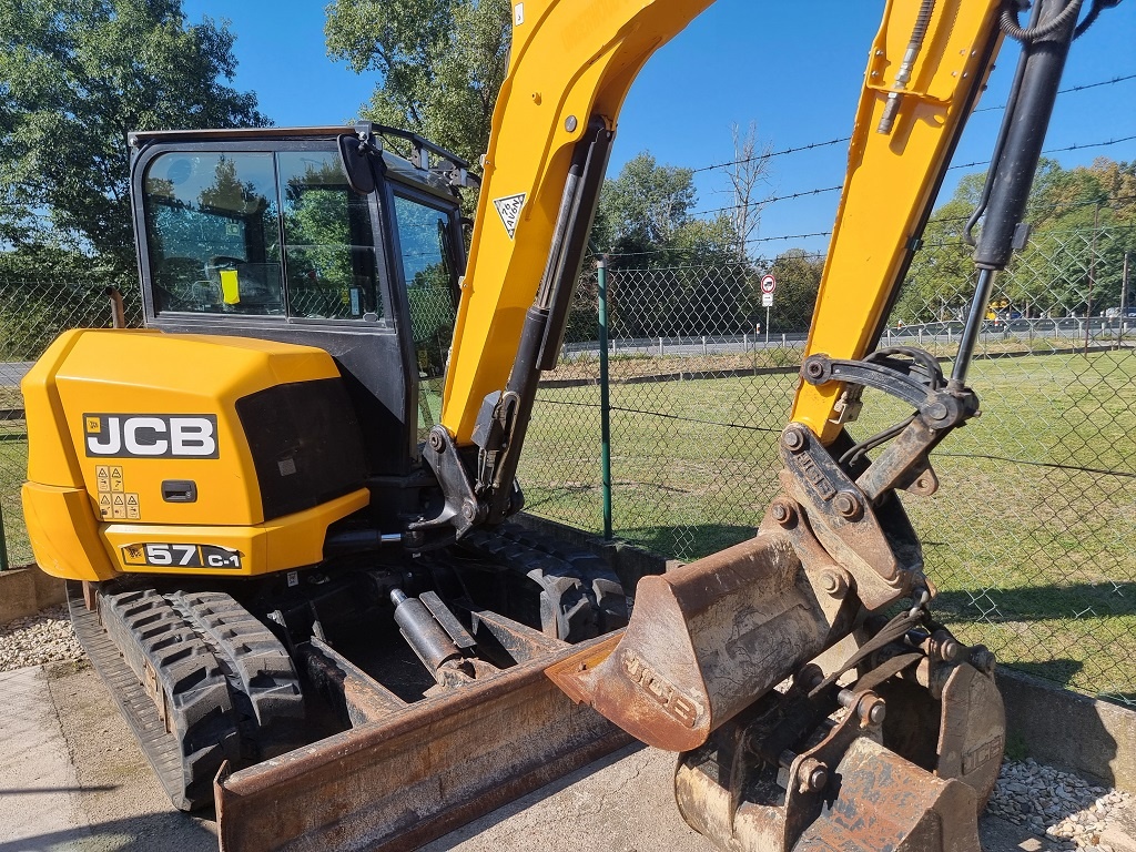 JCB 57C 2021 - Top stav, pásy 80%, 2800mth - 7