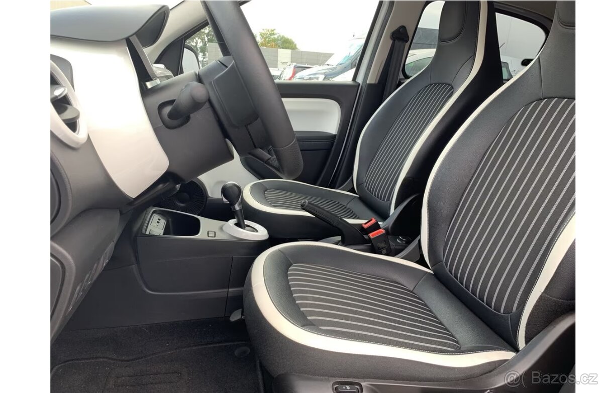 Renault Twingo 82PS E-TECH Aut KAM Výhř Nav AL PDC DPH 8/23 - 7