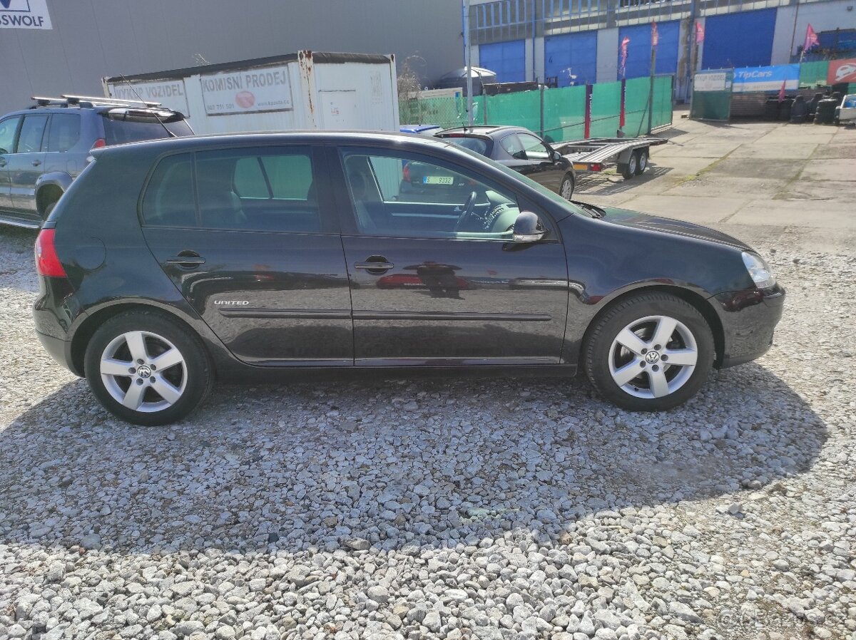 Volkswagen Golf V, UNITED, VELICE PĚKNÝ - 7