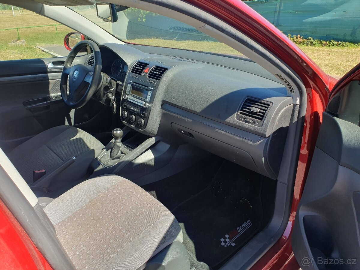 Vw Golf variant 1.6 MPI nová stk - 7