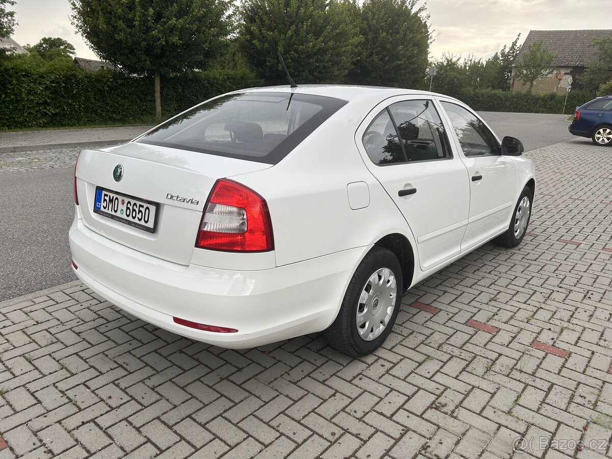 Škoda Octavia II 1.6 TDI Ambition, r.v. 2012 - 7