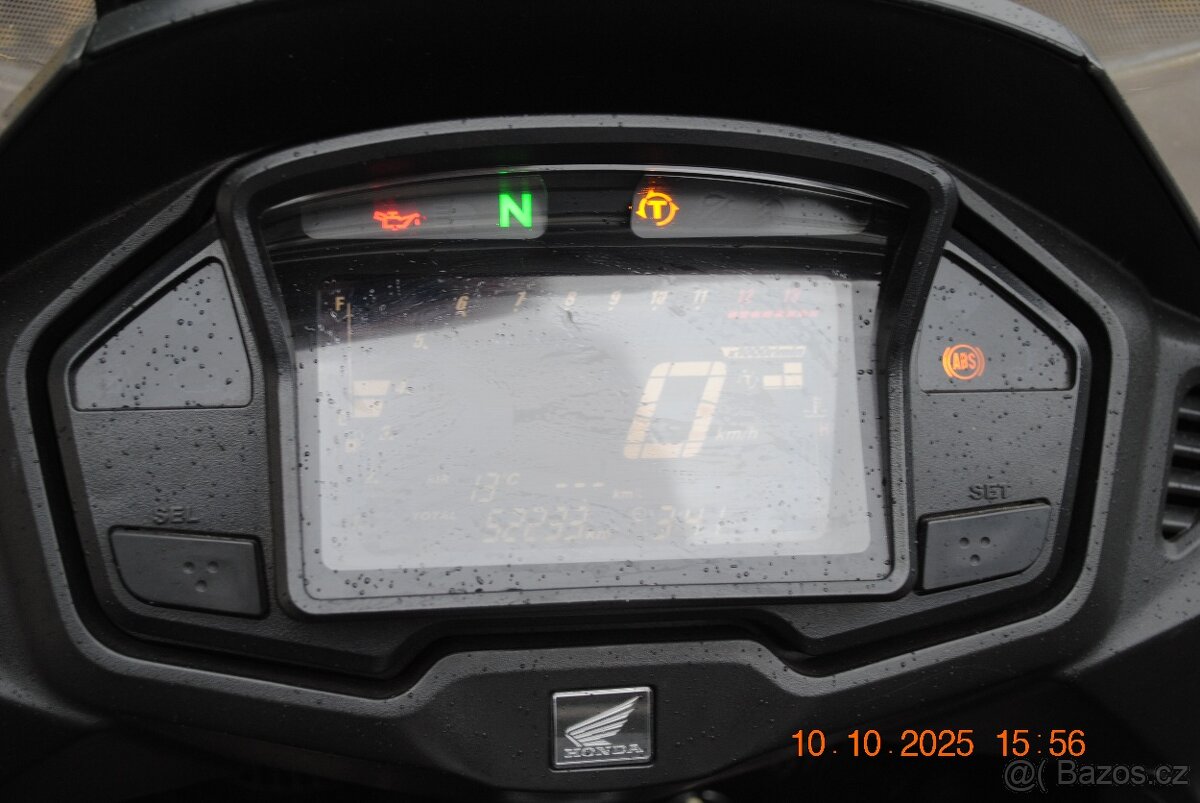 PRODÁM HONDU VFT 800X CROSSRUNNER 2016 NOVÝ MODEL - 7