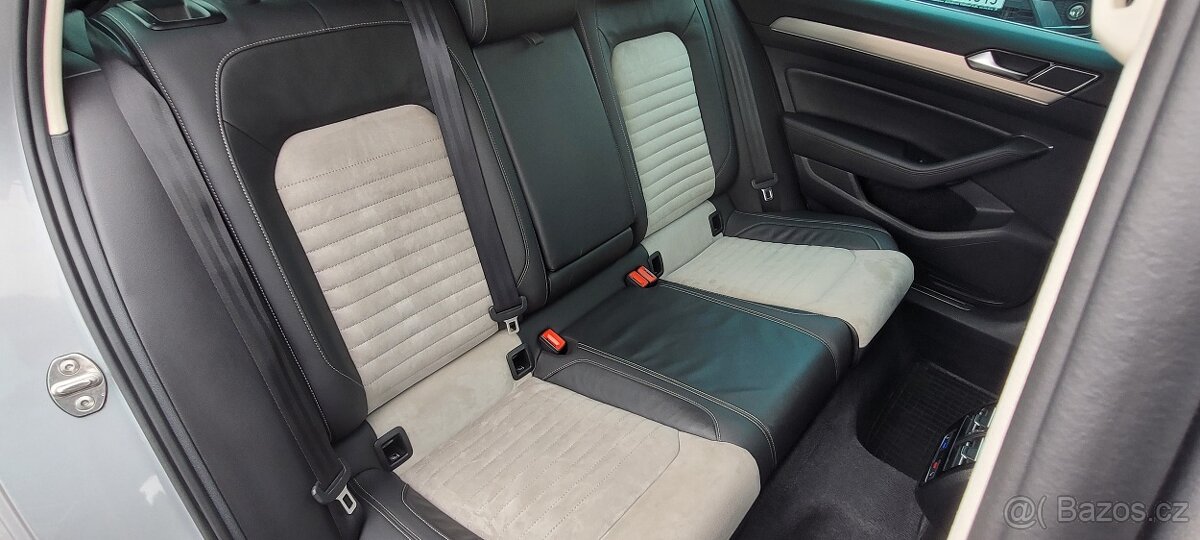 VW Passat Variant 2,0TDi 176kW DSG 4x4 FuLLed - 7