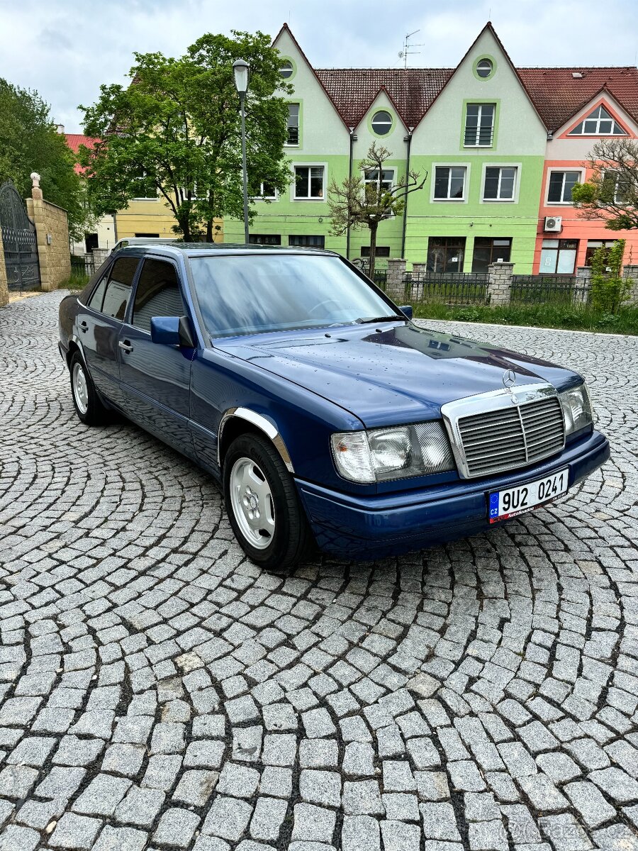 Mercedes-Benz 200, C124 200D Automat 53kW TOP - 7