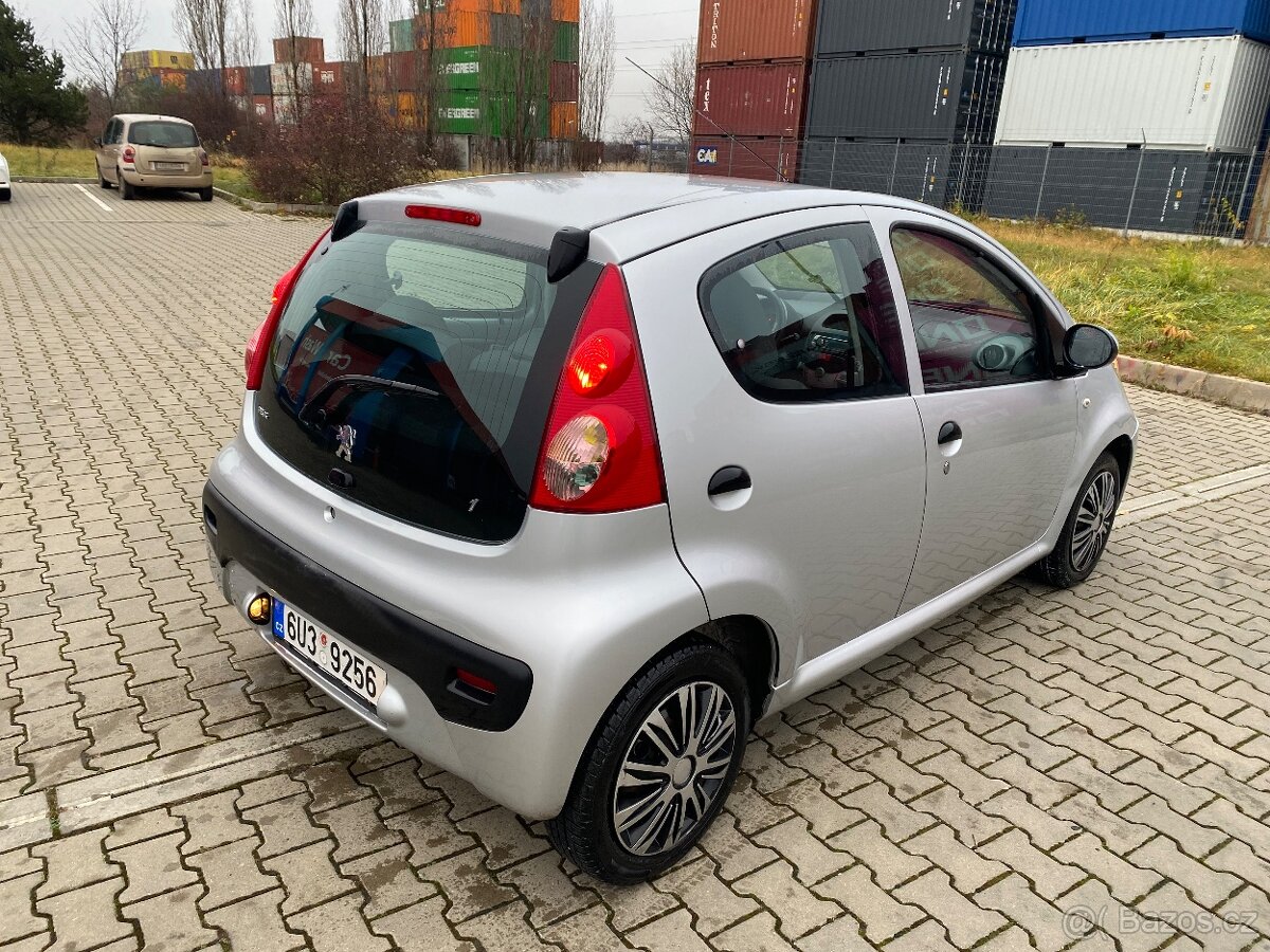 Peugeot 107 1.0i - 7