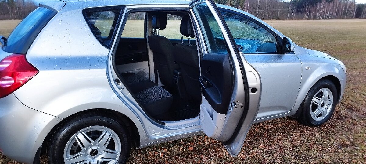 KIA -Ceed-1.6-Crdi - 7